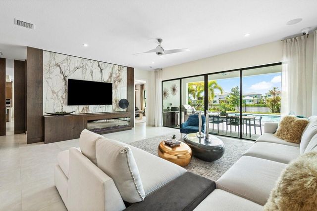 12668 SOLANA BAY Circle, Palm Beach Gardens, FL 33412