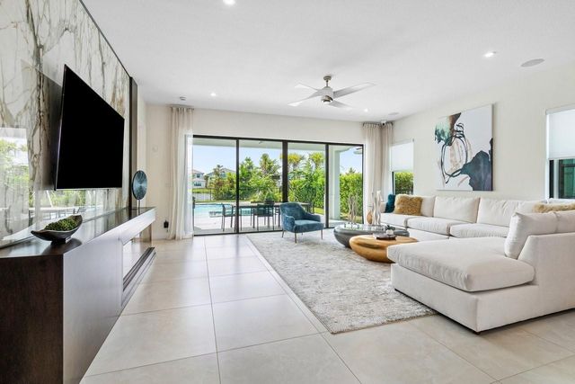 12668 SOLANA BAY Circle, Palm Beach Gardens, FL 33412