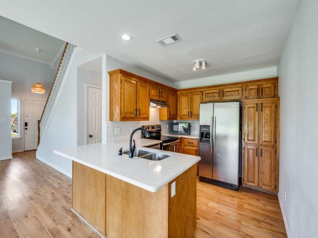 401 N Sierra Trail, Pilot Point, TX 76258