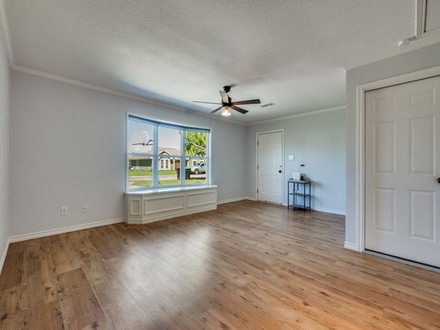 401 N Sierra Trail, Pilot Point, TX 76258