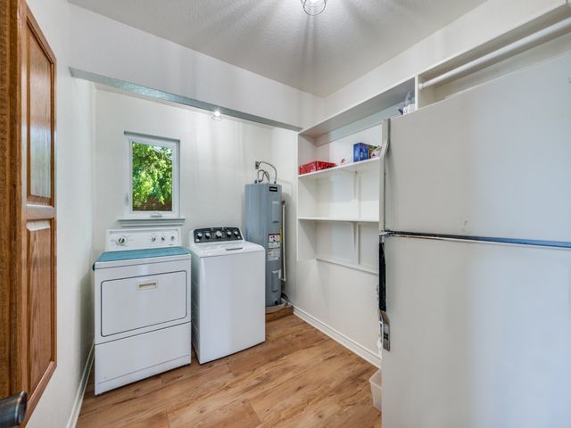 401 N Sierra Trail, Pilot Point, TX 76258