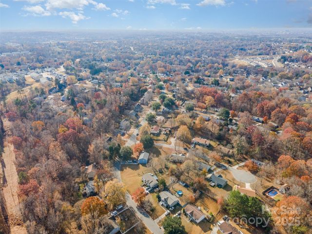 11206 Mallard Crossing Drive, Charlotte, NC 28262