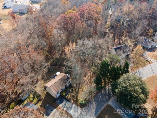 11206 Mallard Crossing Drive, Charlotte, NC 28262