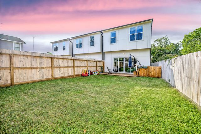 618 W 25th Street, Houston, TX 77008