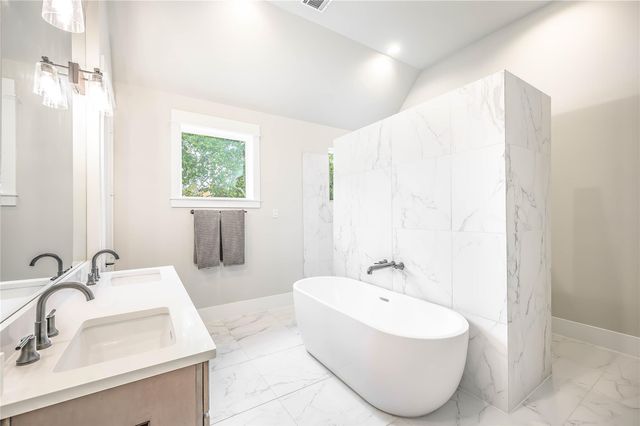 618 W 25th Street, Houston, TX 77008