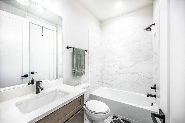 618 W 25th Street, Houston, TX 77008