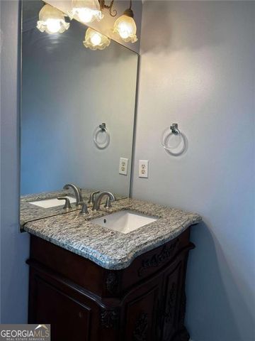 500 Kings Place, Riverdale, GA 30296