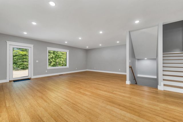 18 Woodland Grove Road, Conway, NH 03818