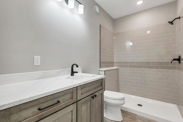 18 Woodland Grove Road, Conway, NH 03818