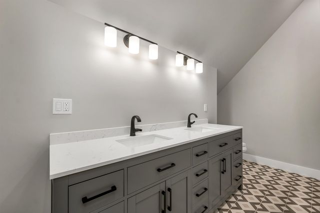 18 Woodland Grove Road, Conway, NH 03818