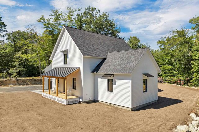 18 Woodland Grove Road, Conway, NH 03818