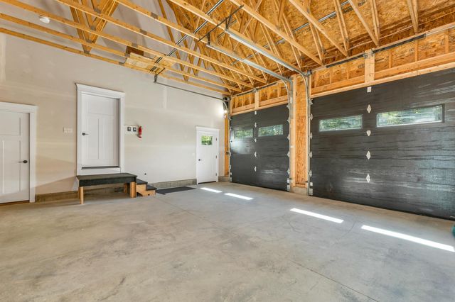 18 Woodland Grove Road, Conway, NH 03818