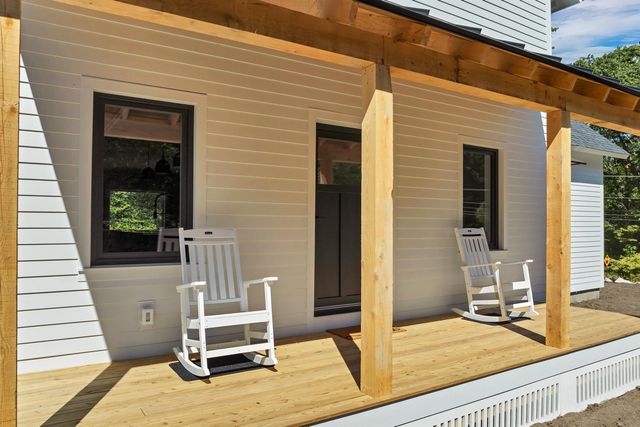 18 Woodland Grove Road, Conway, NH 03818