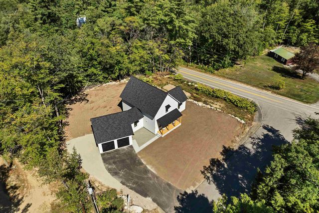 18 Woodland Grove Road, Conway, NH 03818