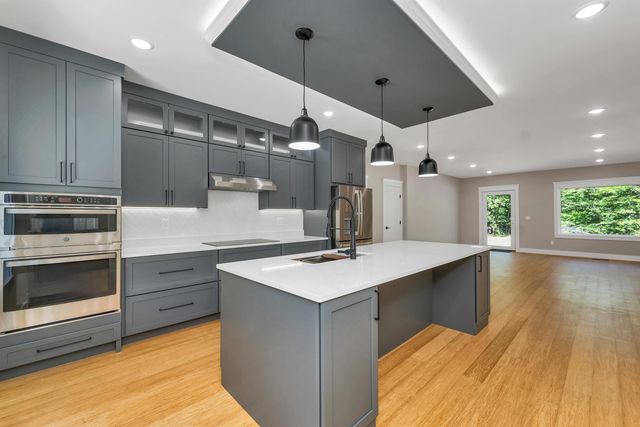 18 Woodland Grove Road, Conway, NH 03818