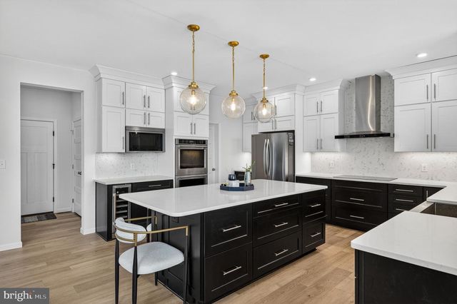 925 MARINA CT, West Chester, PA 19382