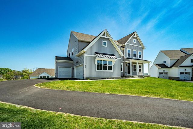 925 MARINA CT, West Chester, PA 19382