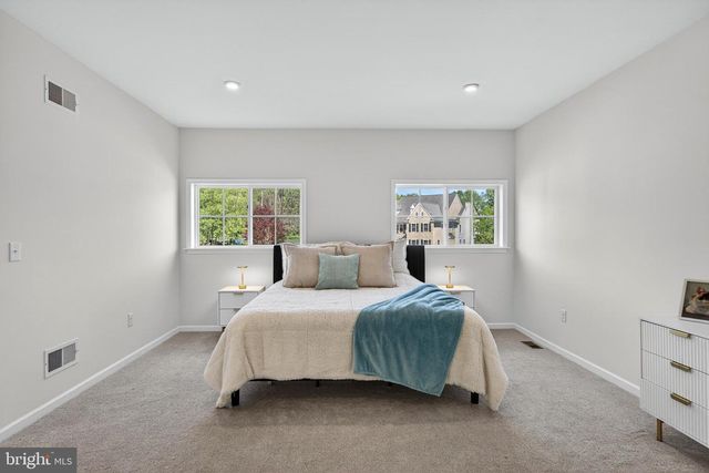 925 MARINA CT, West Chester, PA 19382