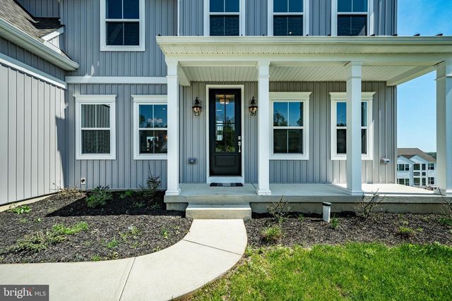 925 MARINA CT, West Chester, PA 19382