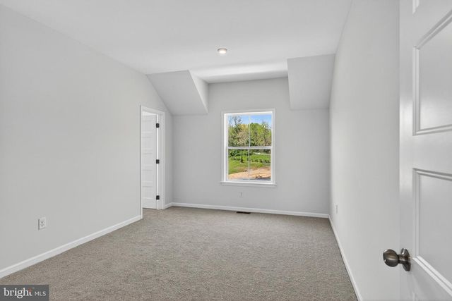 925 MARINA CT, West Chester, PA 19382