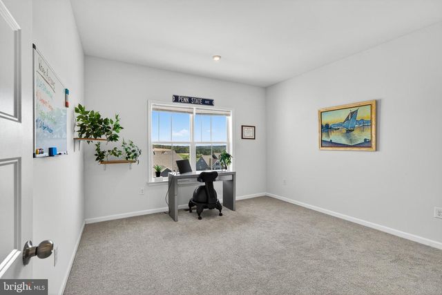 925 MARINA CT, West Chester, PA 19382