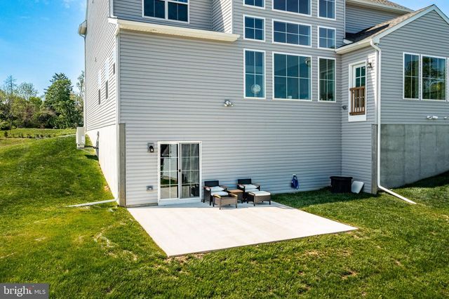 925 MARINA CT, West Chester, PA 19382