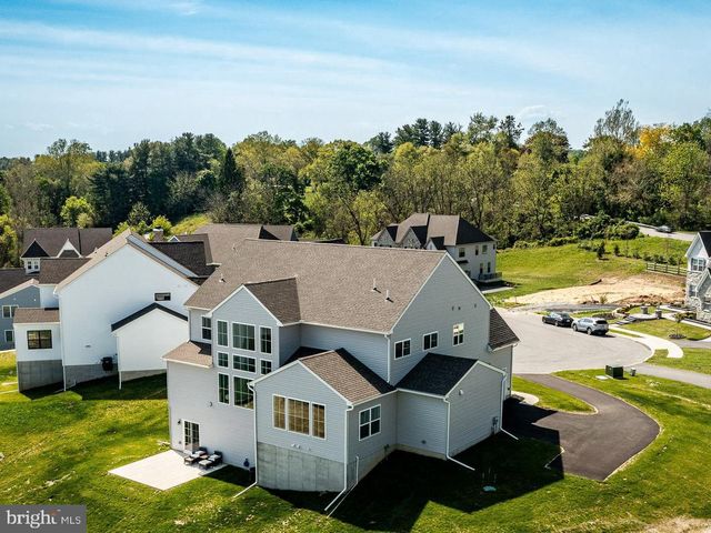 925 MARINA CT, West Chester, PA 19382