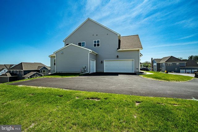 925 MARINA CT, West Chester, PA 19382