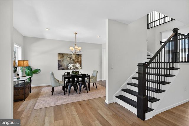925 MARINA CT, West Chester, PA 19382