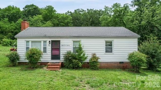 8090 Plott Road, Charlotte, NC 28215