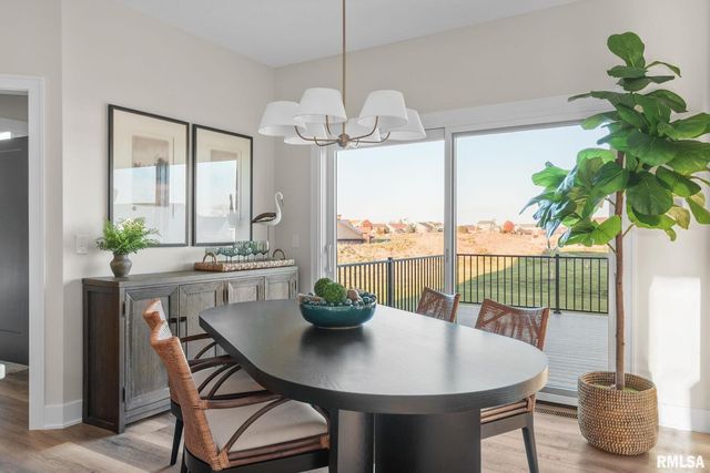 5167 Lakeside Court, Bettendorf, IA 52722