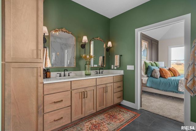 5167 Lakeside Court, Bettendorf, IA 52722