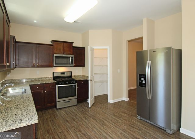 205 Aberdeen Way, Dallas, GA 30132