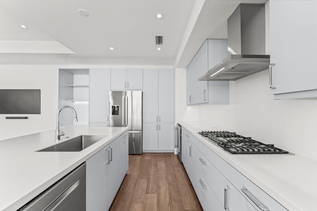 2323 W Main Street 606, Houston, TX 77098