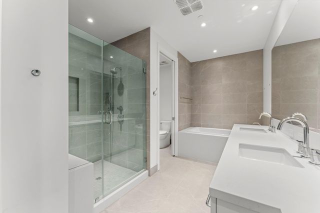 2323 W Main Street 606, Houston, TX 77098