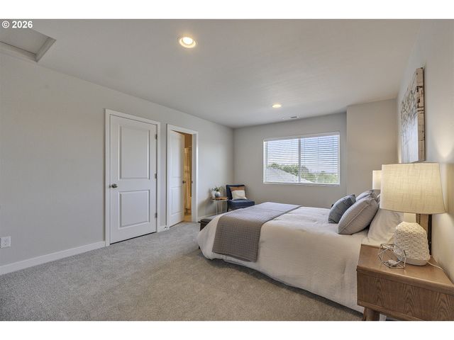 2100 Myrtle Ln Lot 85, Forest Grove, OR 97116