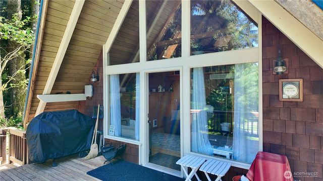 33474 South Shore Drive, Mount Vernon, WA 98274