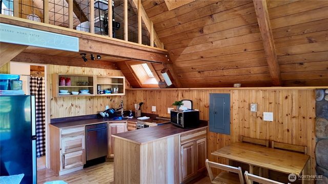 33474 South Shore Drive, Mount Vernon, WA 98274