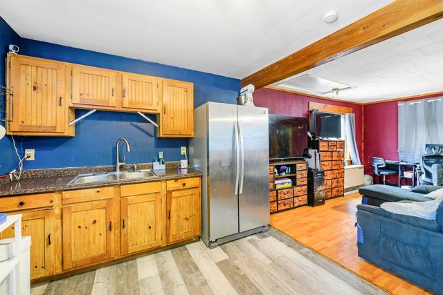 1324 Couture Flat, Lyndon, VT 05851