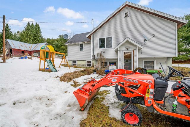 1324 Couture Flat, Lyndon, VT 05851