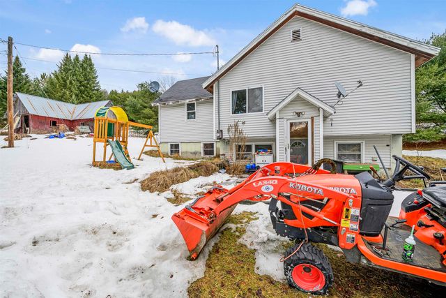 1324 Couture Flat, Lyndon, VT 05851