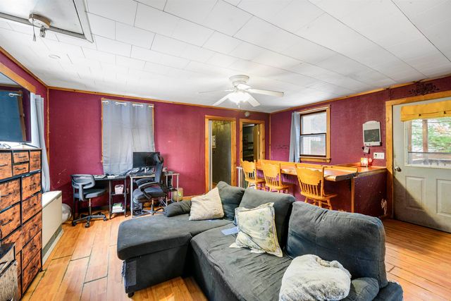 1324 Couture Flat, Lyndon, VT 05851