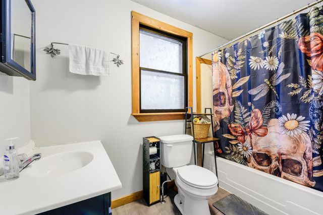 1324 Couture Flat, Lyndon, VT 05851