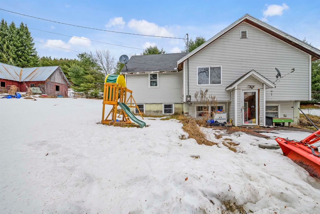 1324 Couture Flat, Lyndon, VT 05851