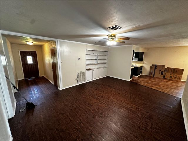 205 Honeysuckle Drive, Baytown, TX 77520