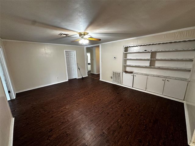 205 Honeysuckle Drive, Baytown, TX 77520