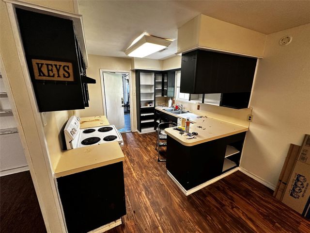 205 Honeysuckle Drive, Baytown, TX 77520