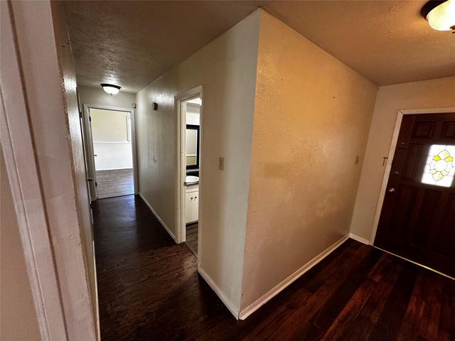 205 Honeysuckle Drive, Baytown, TX 77520