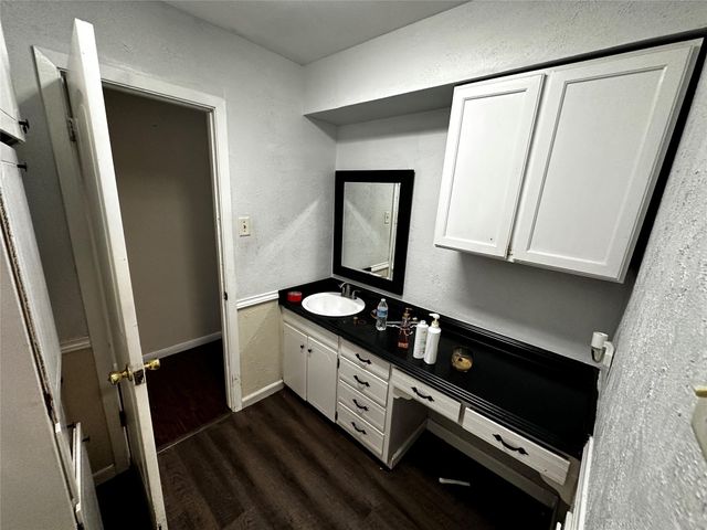 205 Honeysuckle Drive, Baytown, TX 77520
