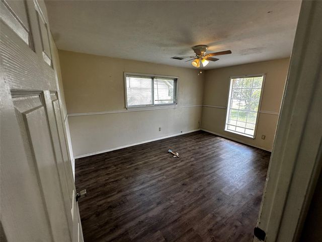 205 Honeysuckle Drive, Baytown, TX 77520